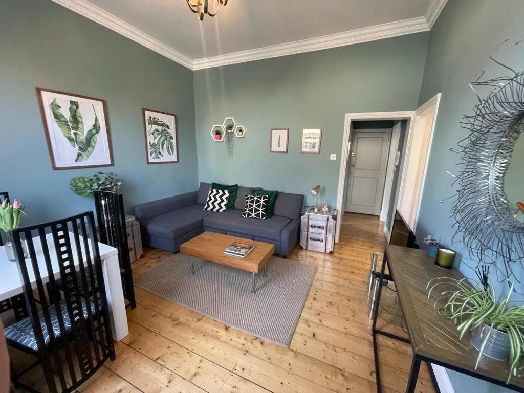 Richmond & Kew Gardens Cozy Garden Flat By The Pagoda Bagian luar foto
